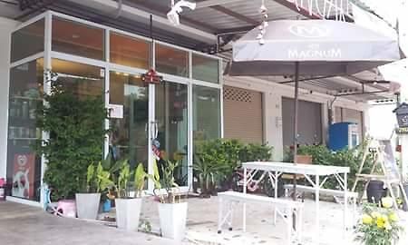 Lemon Tree Motel Сурат Тхани Екстериор снимка