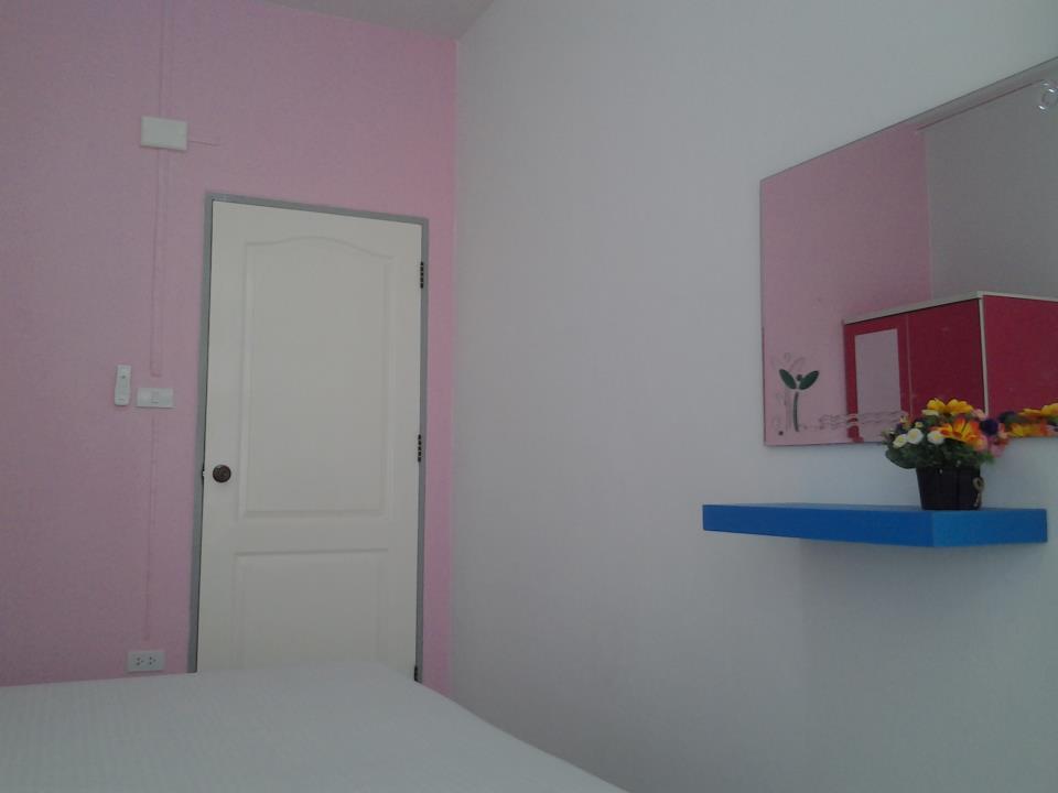 Lemon Tree Motel Сурат Тхани Екстериор снимка
